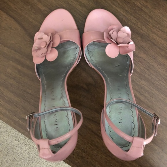 Heels - Picture 3 of 5